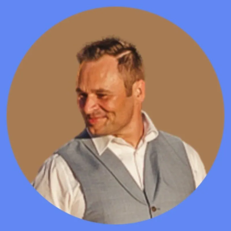 Marton - Founder & CMO