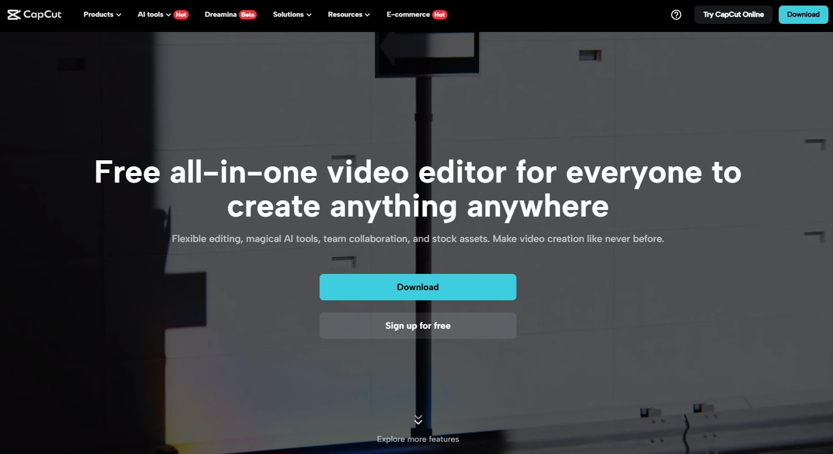 Screenshot of CapCut website promoting a free video editor, with download options and feature highlights.