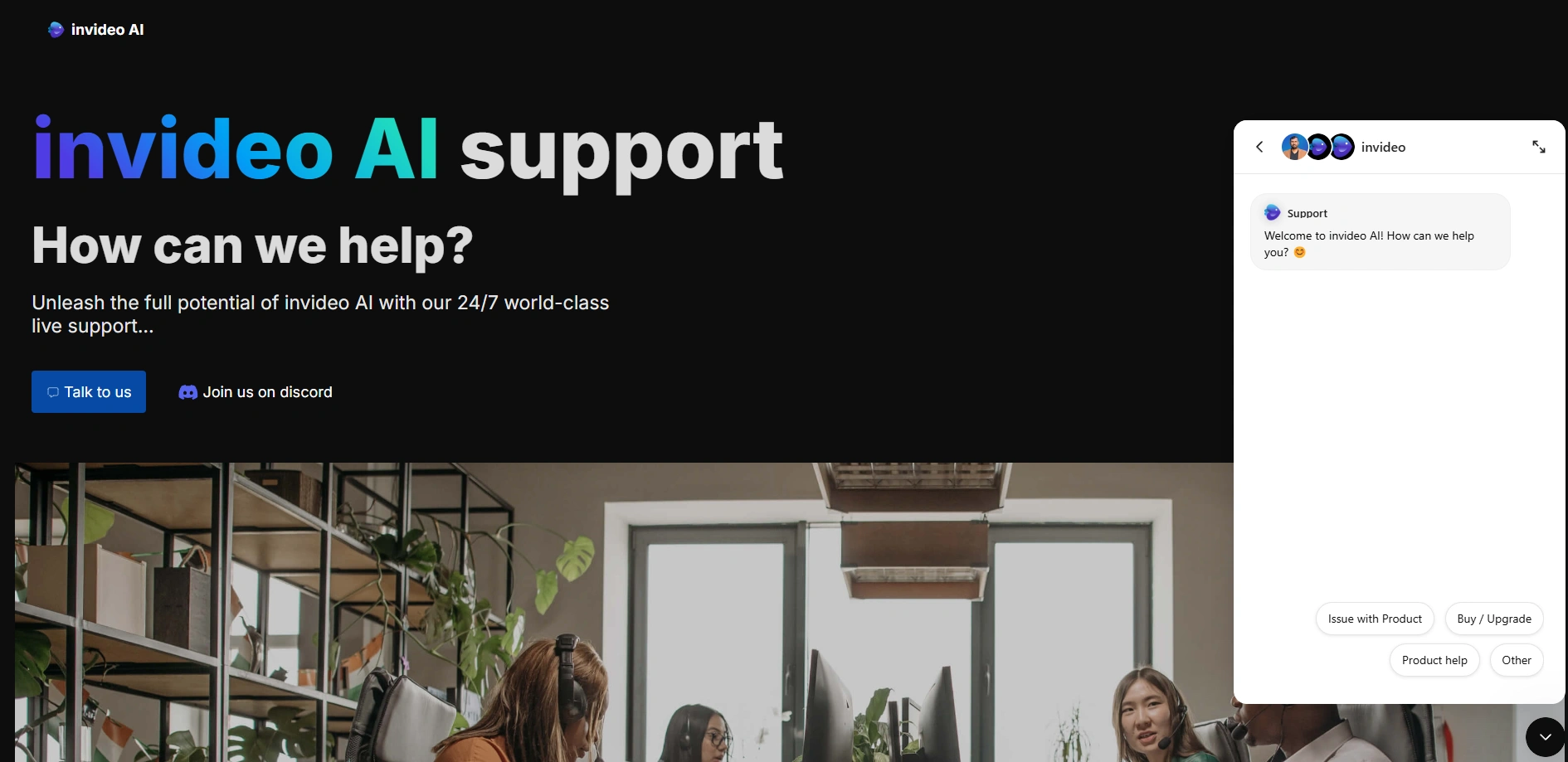 Invideo support page with chatbot window open.